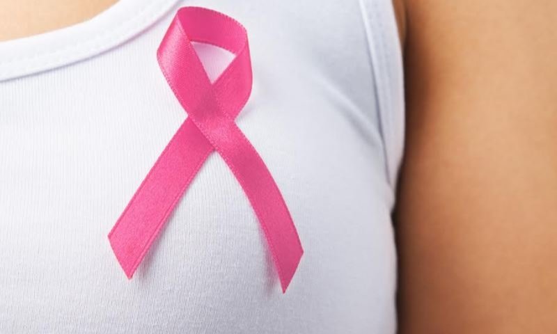 Outubro rosa_ a luta contra o câncer de mama - Imunizando